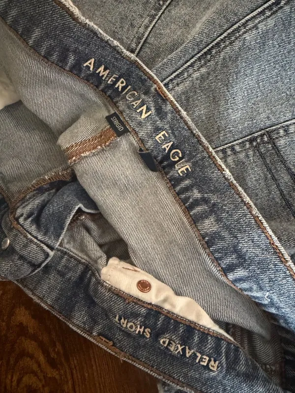 American Eagle Mid Wash Distressed Relaxed Short - Image 5