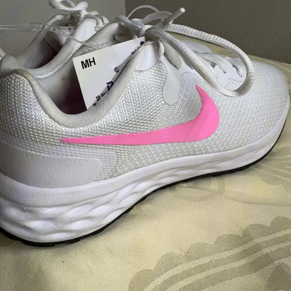 Nike White and Pink revaloution 6 Running Shoes size 5.5 NWT - Image 10