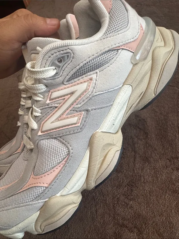 New Balance Women's Light Gray and Pink 9060 Style Sneakers - Image 4