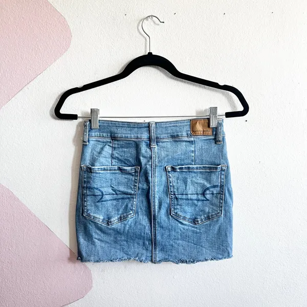 American Eagle Women's 00 Light‎ Wash Denim Mini Skirt Pockets Casual Cute - Image 2