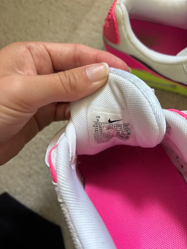 Women’s Nike Air Max Sneakers - Image 4