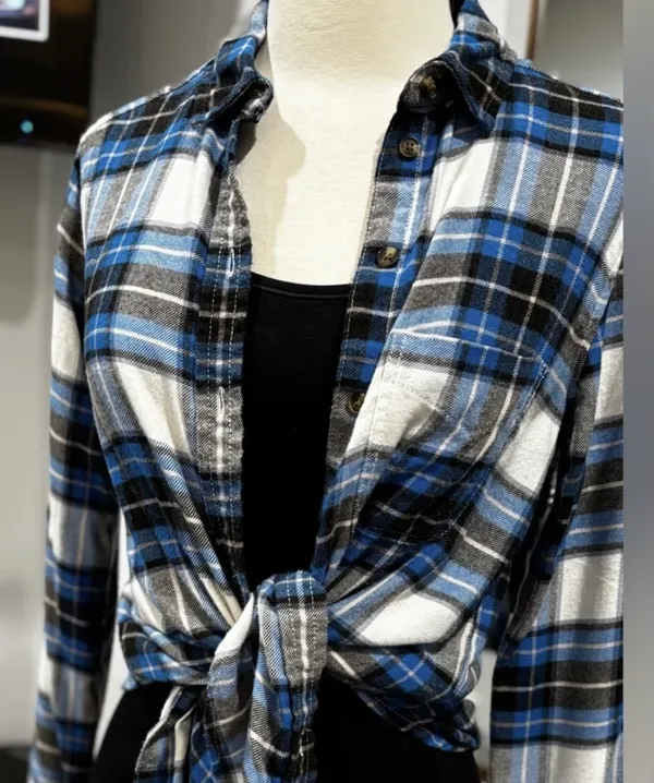 American Eagle Outfitters AHH-MAZINGLY SOFT Boyfriend Fit Blue Flannel Shirt - Image 3