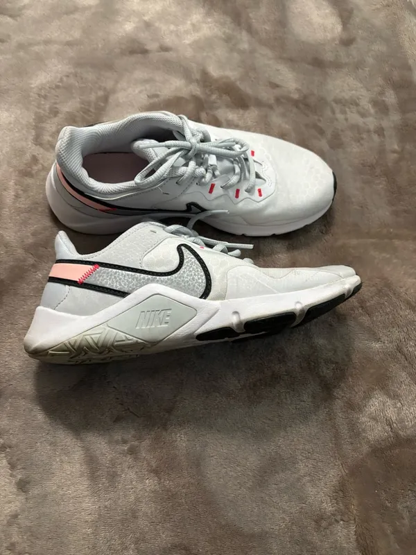 Nike Legend Essential 2 Women’s Sneakers Size 6.5 White/Gray/Pink - Image 2