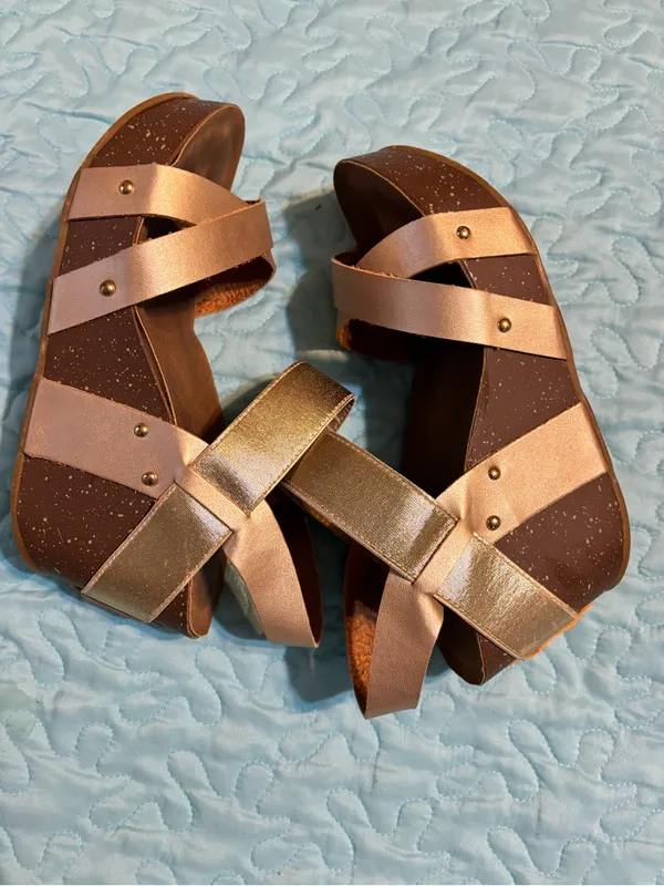 Refresh Metallic Rose Gold and Gold Crisscross Strap Sandals - Image 7
