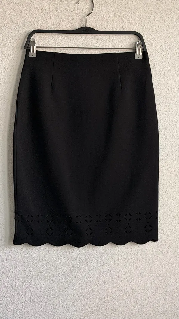 Amanda + Chelsea Black Pencil Skirt Size 6 - Image 2