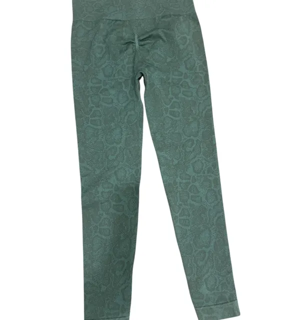 Gymshark Seamless Scrunch Leggings – Green Snake Jacquard – Size M - Image 2