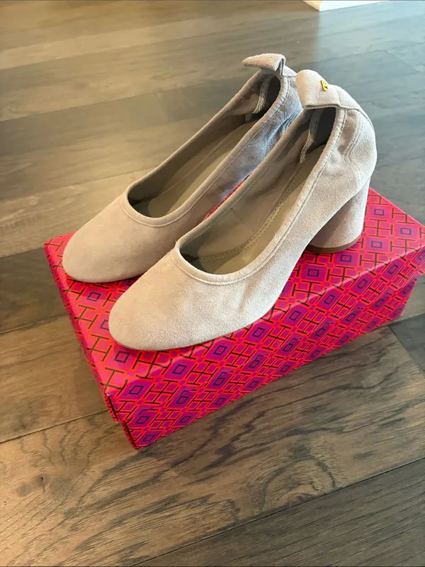 New in Box Tory Burch Therese 65mm Suede Pump Sz 8 - Image 3