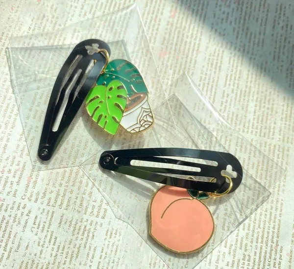 Handmade peach & plant dangle hair clips set of 2!🍑 - Image 4