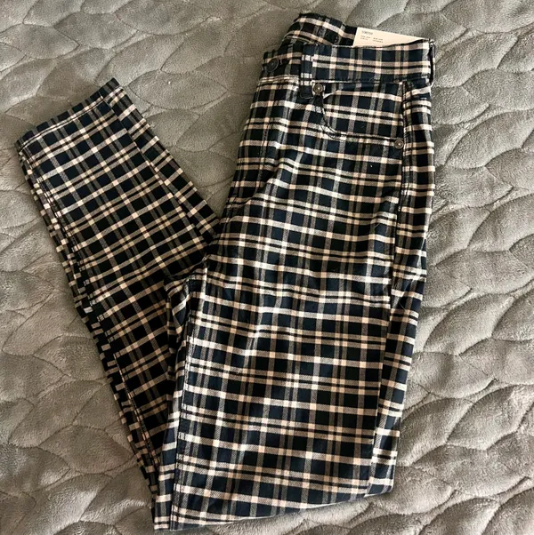 American Eagle Outfitters Mom Jeans - Image 2