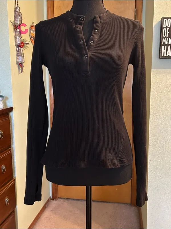 Sweaty Betty black ribbed long sleeve Henley size S athleisure lounge casual - Image 2