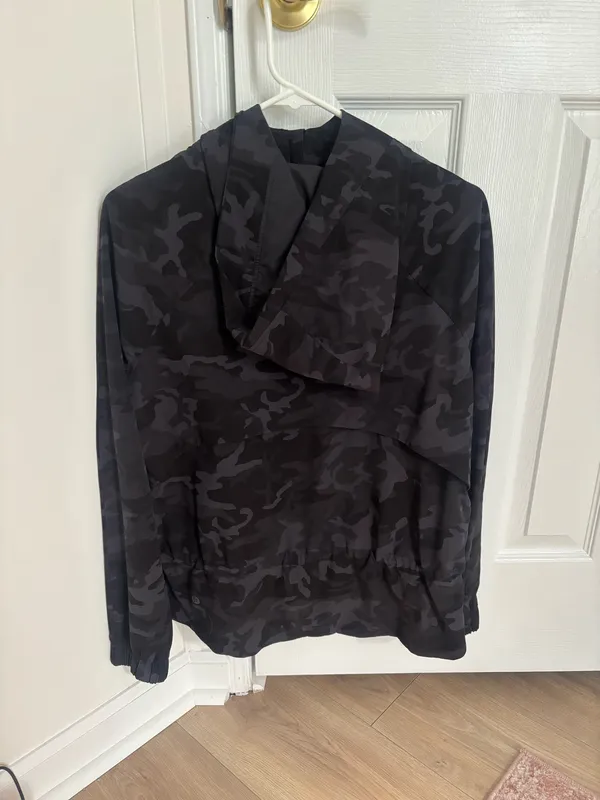 Lululemon Windbreaker Jacket - Image 6