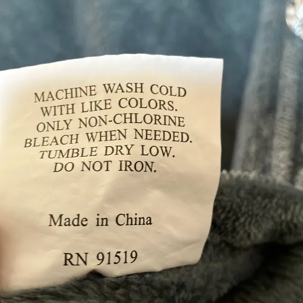 FINAL MARKDOWN Plush Gray wrap osfm - Image 2