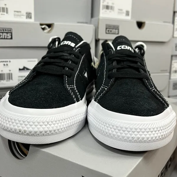 Converse Women's Black Trainers - Image 6
