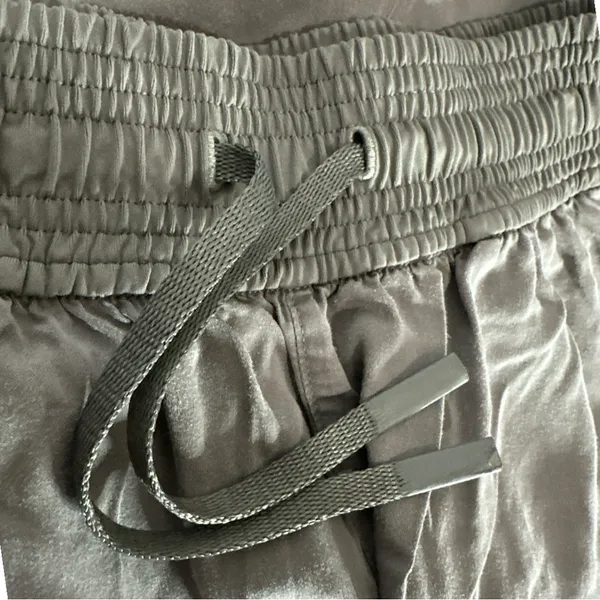 Lululemon Feeling Femme Short Size 4 - Image 5