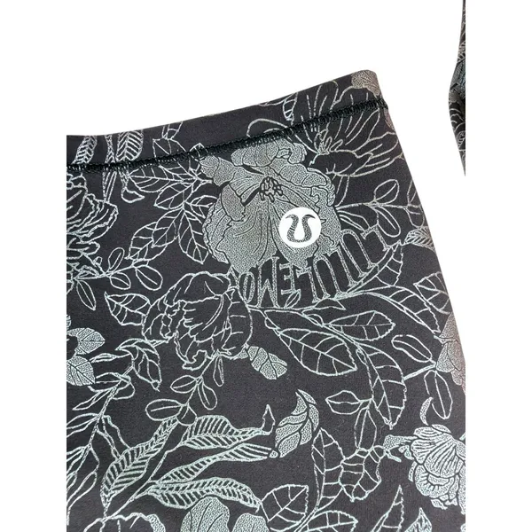 Lululemon Floral Silver‎ Foil Long Sleeve Crop Top Charcoal Grey Athletic Gym 6 - Image 4