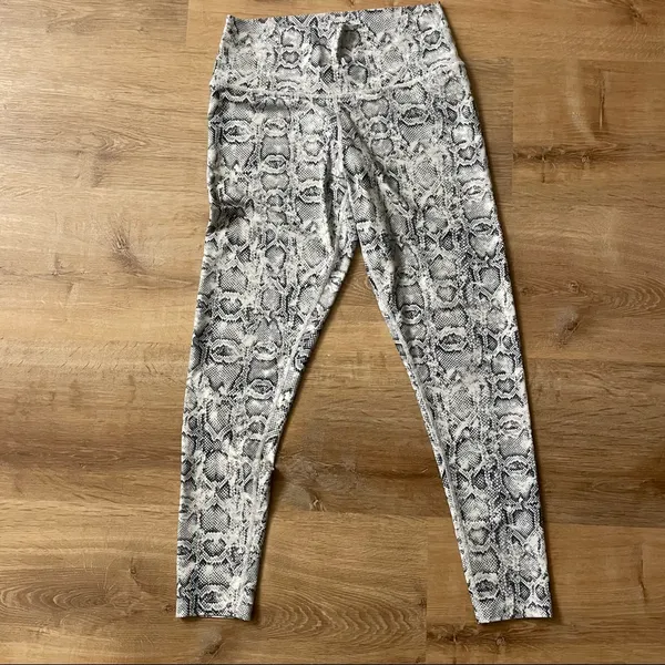 Soul by SoulCycle white snakeskin set - Image 2