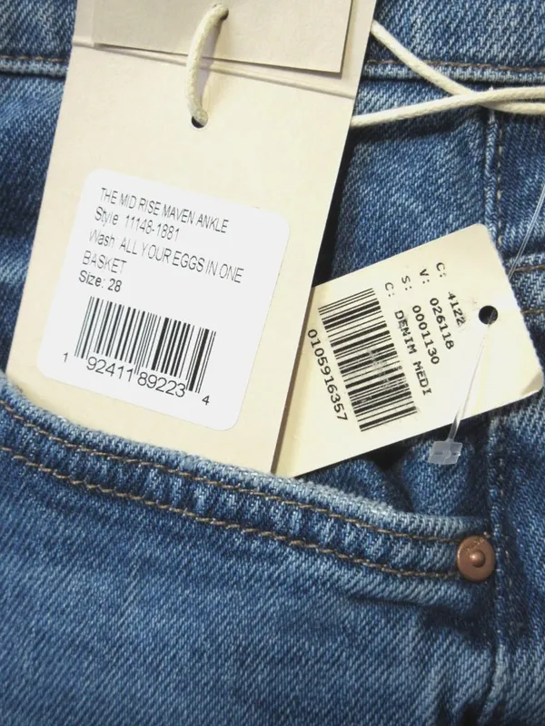 NWT Mother Mid Rise Maven Ankle in All Your Eggs in One Basket Crop Jeans 28 - Image 8
