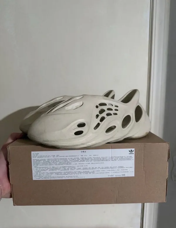 Adidas Yeezy Foam Runner - Image 2