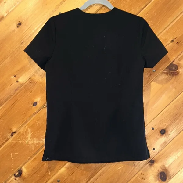 Figs Catarina One-Pocket Scrub Top in black - Image 9