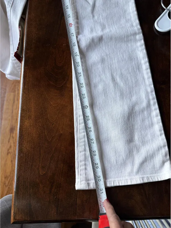 Levi’s White Bootcut Jeans with Classic Five-Pocket Design - Image 6