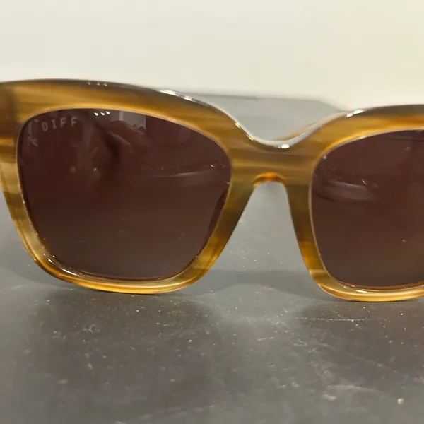 Diff Eyewear Tan Sunglasses - Image 4