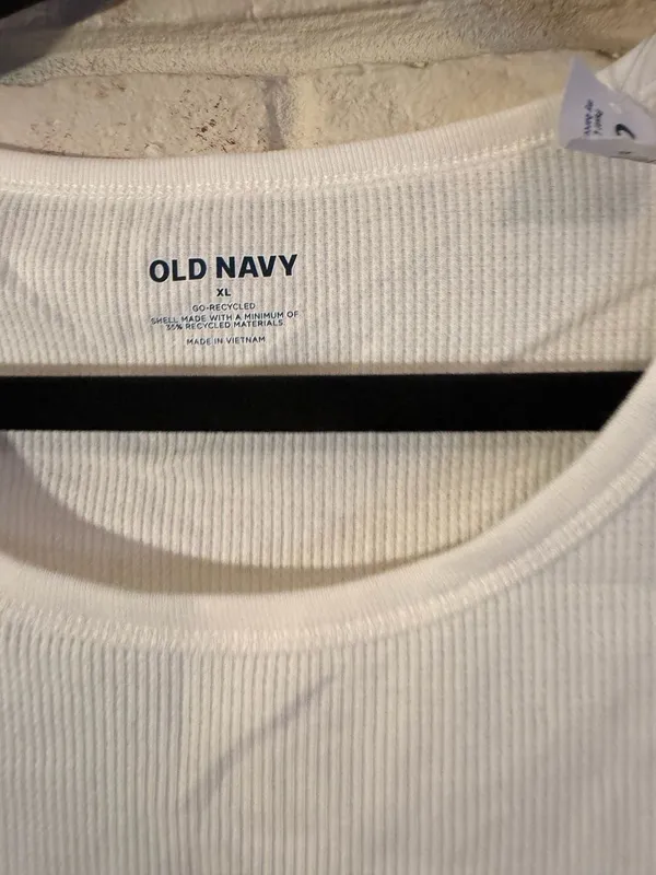 Old Navy Women's Long Sleeve Thermal Waffle Knit Crew Neck Shirt - Image 3