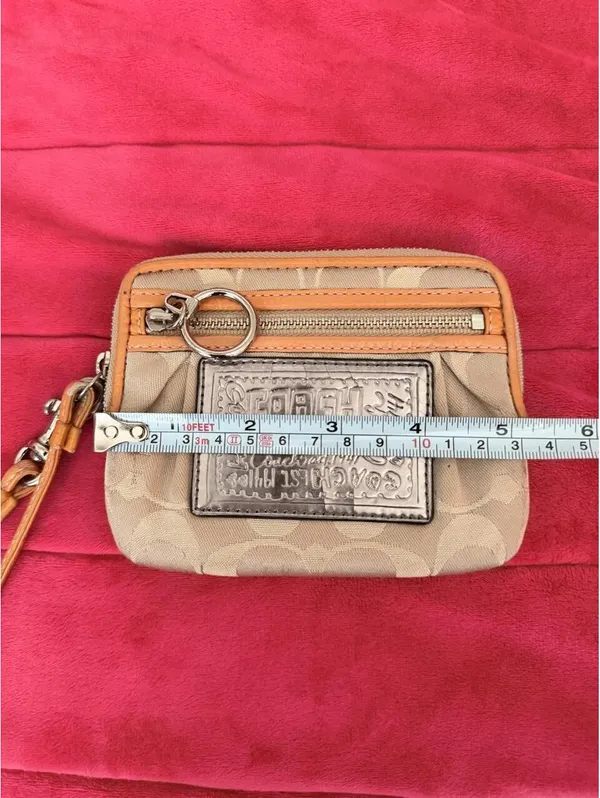 Vintage Tan and Orange Coach Poppy Camera Wristlet Wallet - Image 4