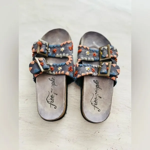 Free People Wildflowers Crossband Sandals in Blue Size 38 EUC $98 - Image 3