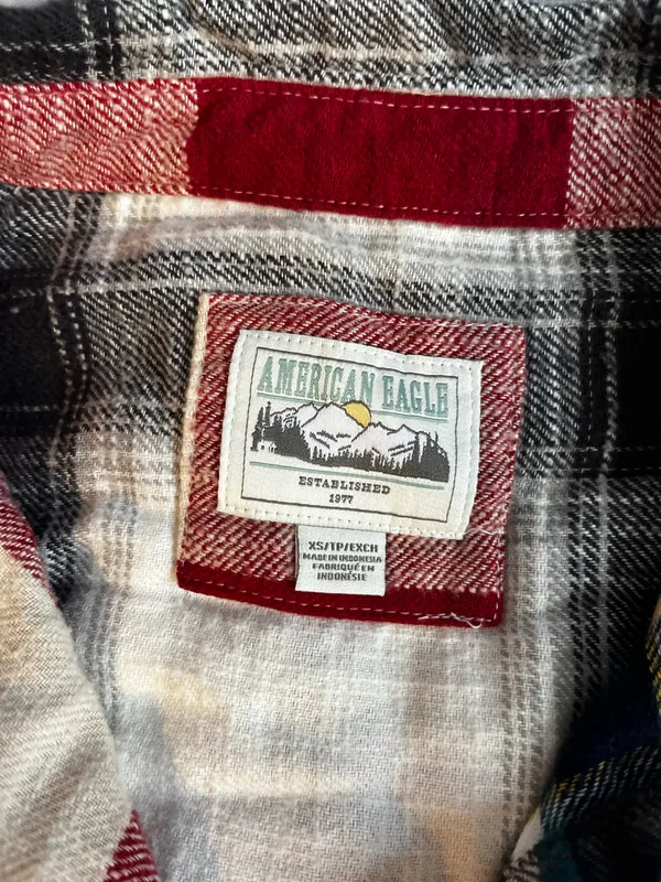 American Eagle Cropped Flannel Plaid - Image 3