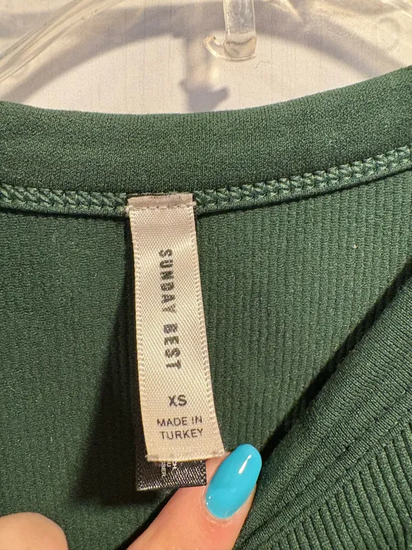 Aritzia Dark green long sleeve - Image 2