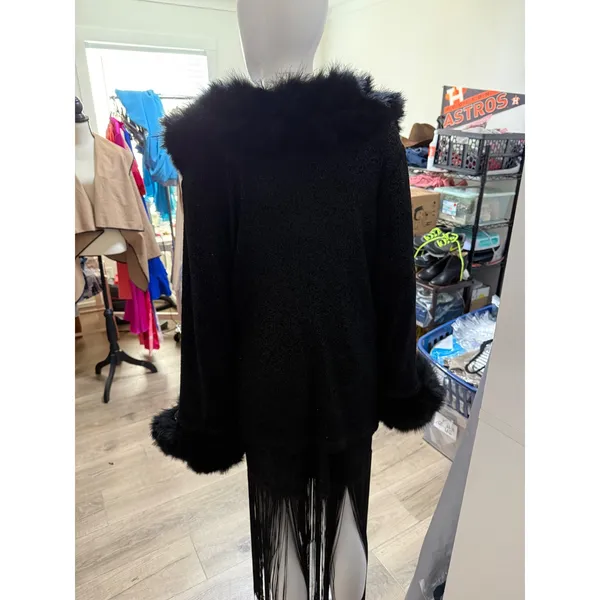Women 2pc Black Gatsby fringe dress & faux fur trim Jacket. Roaring 20's - Image 4