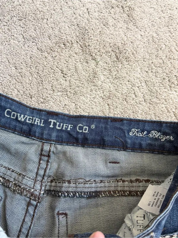 Cowgirl Tuff Co Women’s Studded Barbed Wire Embroidered Jeans Straight Leg 26X30 - Image 7