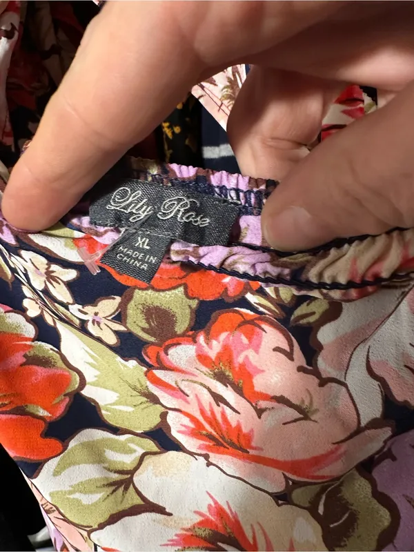 Lila Rose X199. floral dress with tie back - Image 4