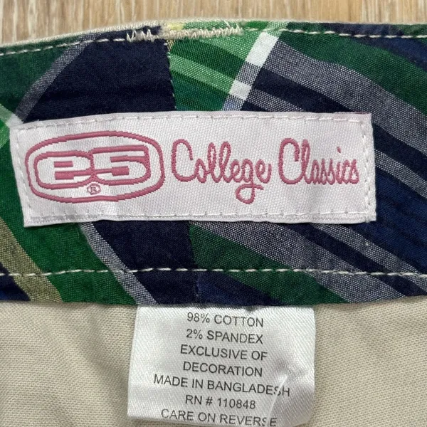 ND college classics shorts Size undefined - Image 2