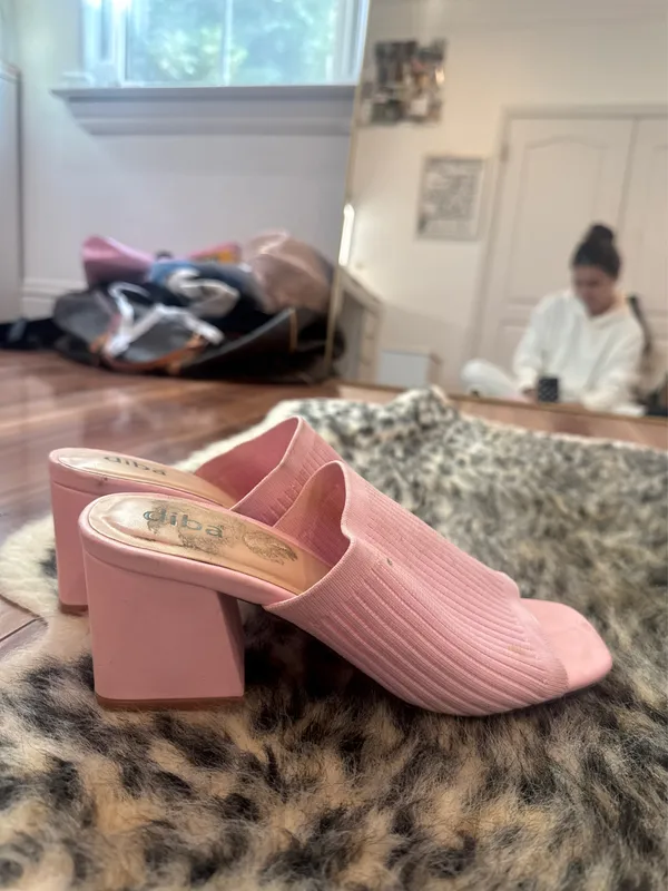 Pink heels Size 6 - Image 3