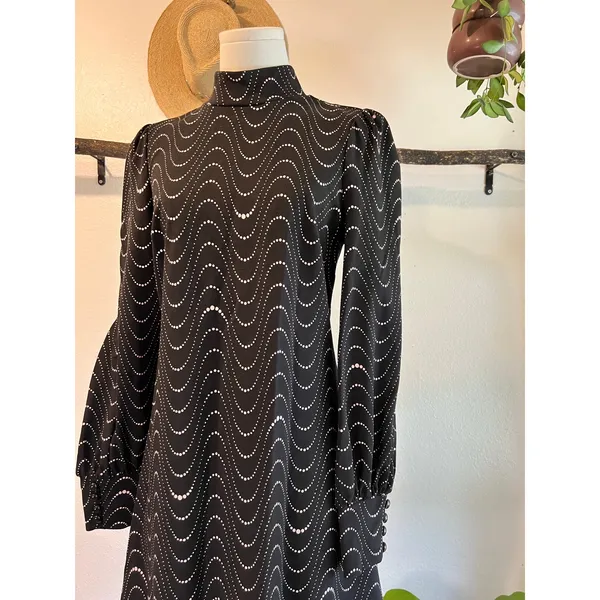 Kate Spade Black Long Puff Sleeve Mod Wavy Pink Dot Print Mini Dress Size Small - Image 2