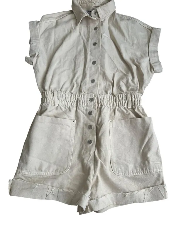 ZARA Women's Beige Buttoned Romper Size Medium - Image 3