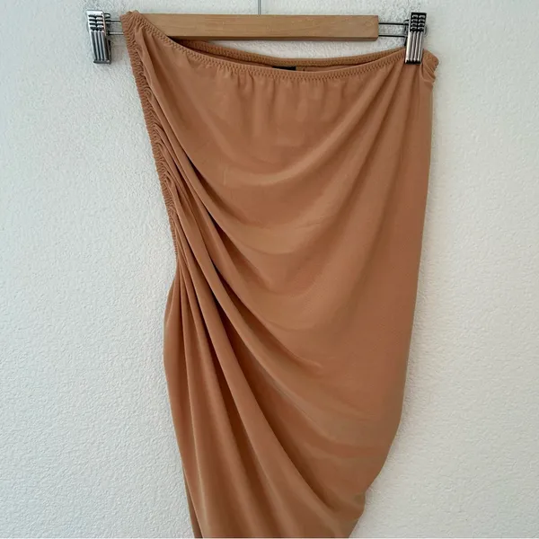 Norma Kamali Diana Gown in Nude S/36 - Image 13