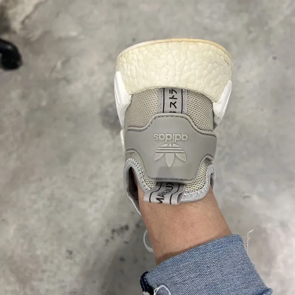 ‎ADIDAS NMD R1 in Chalk Grey - Image 5