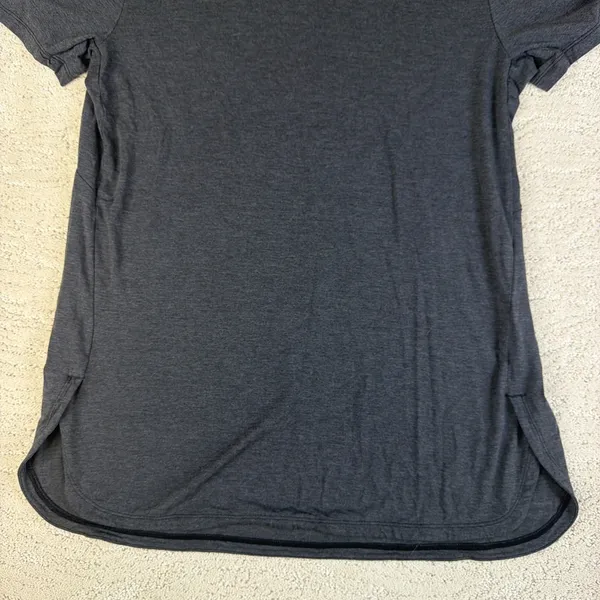 Women's Lululemon Size 10 Short Sleeve Grey Basic Tshirt Athletic - Image 3