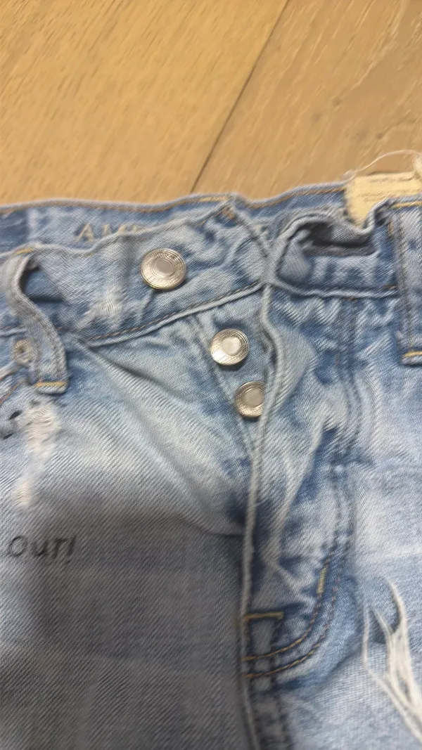 American Eagle Outfitters - Image 7