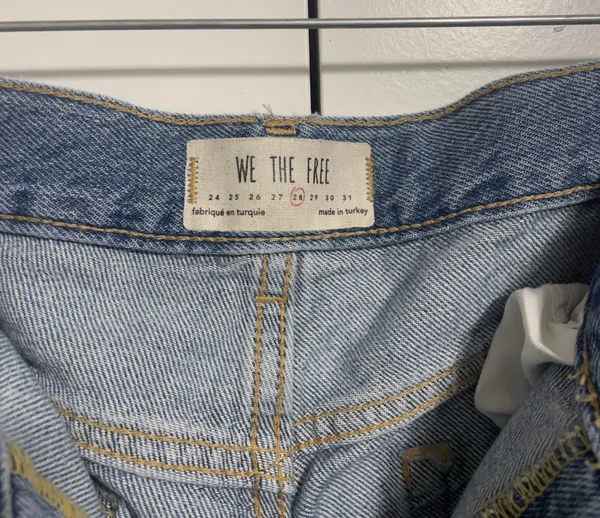 We The Free, free people distressed wide leg jeans. Size 28 rise buttons - Image 7