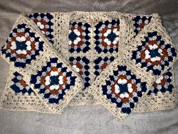 Handmade crochet cropped cardigan  - Image 3
