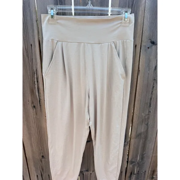 Vuori women's Lux At Ease Harem High Rise Jogger in Cream Sz Small - Image 4