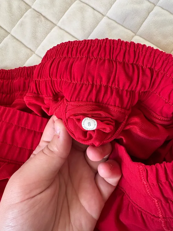 red lululemon hotty hot shorts - Image 3