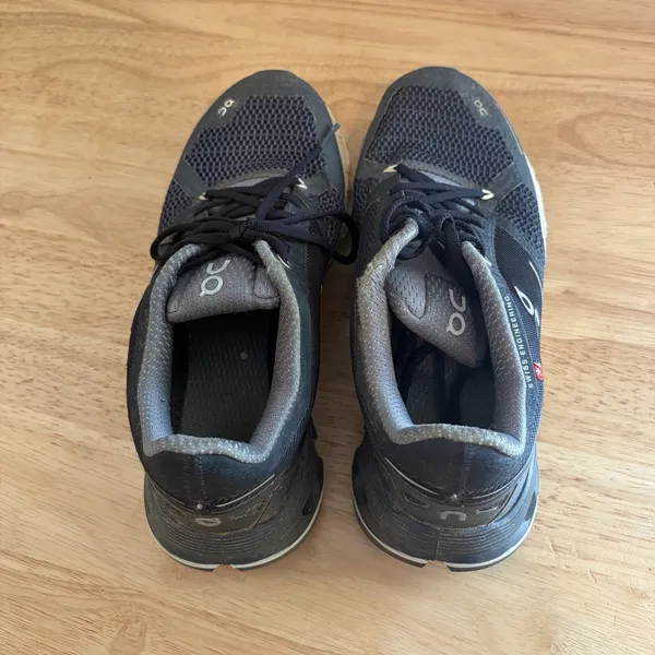 ON Cloud Women's Cloudflyer Running Shoes Black White‎ Gray 6 US Nice Shape - Image 5
