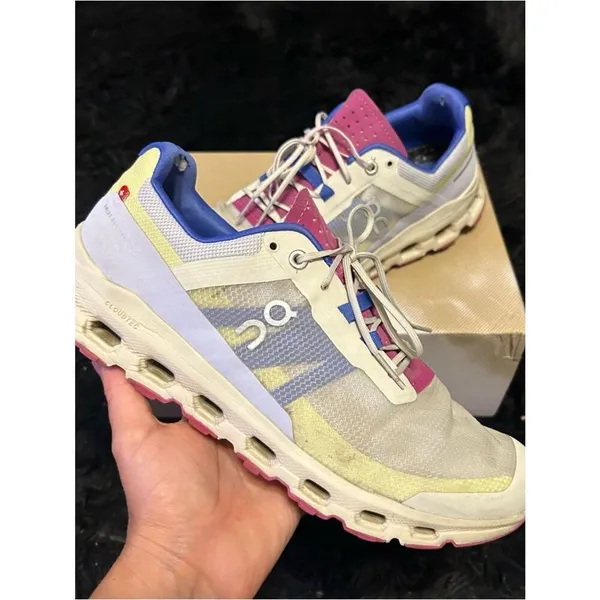 ON CLOUDVISTA multicolored lace up shoes sneakers women’s 9.5 Preowned - Image 2