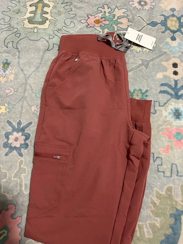 Pink FIGS Scrubs Set - Image 6
