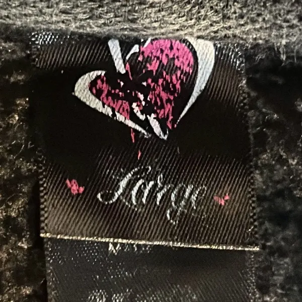 Large Heart Hoodie Black with Zipper and front pockets - Image 7