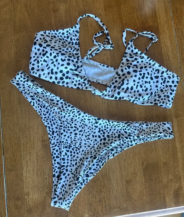 Bikini size medium black & white - Image 2